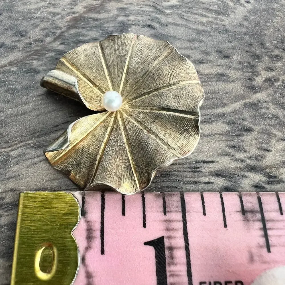 Signed Napier Vintage Vermeil Lilly Pad Gold Tone Pearl Leaf Clip On Earrings
